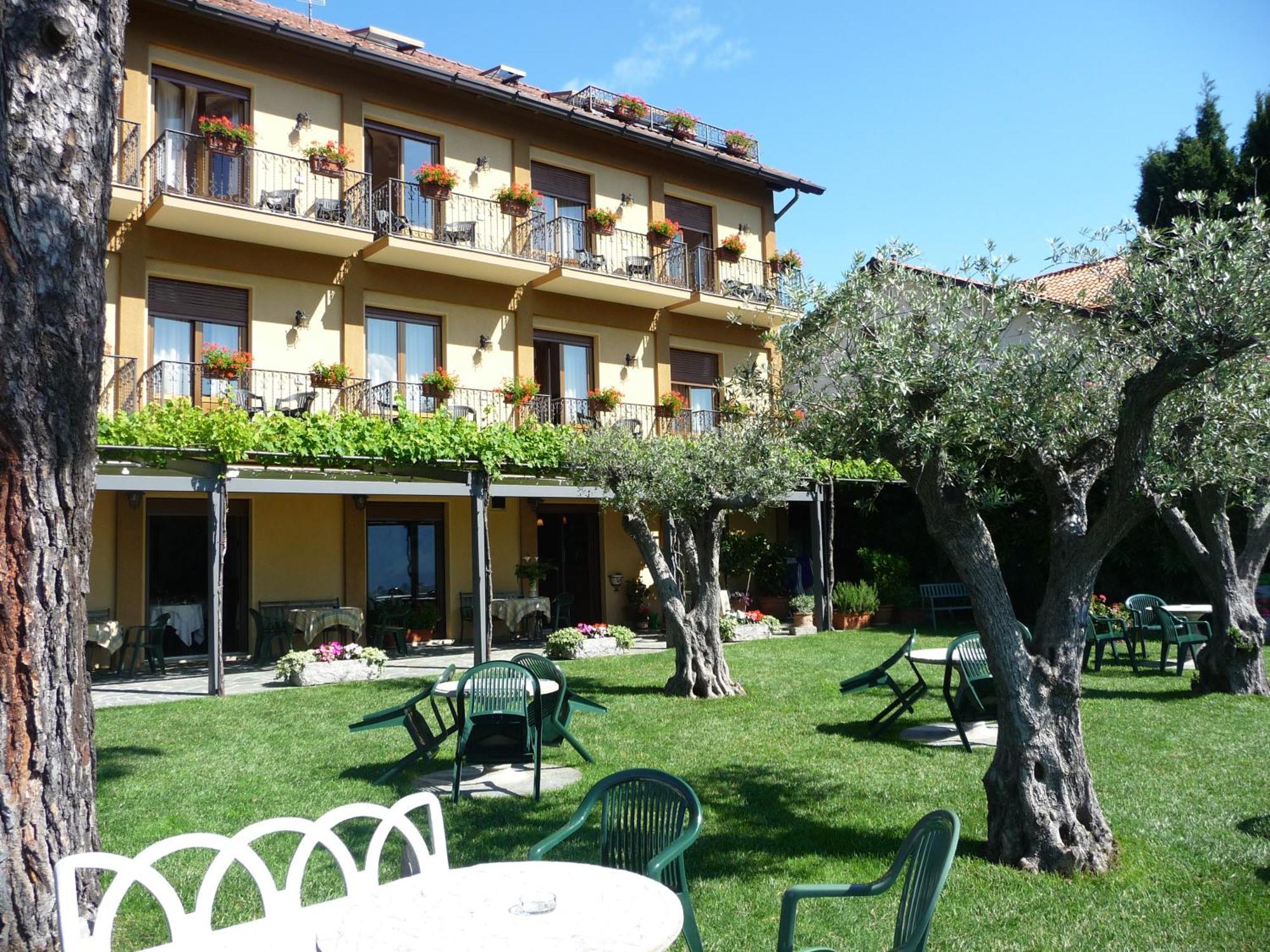 Albergo Rusall Tremezzo Exterior photo